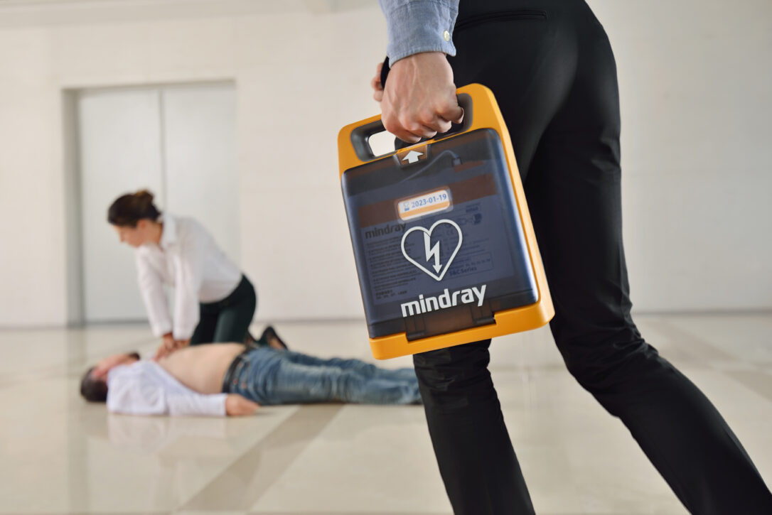 Défibrillateur externe pour arrêt cardiaque défibrillateurs automatisés externes (DAE ou AED)